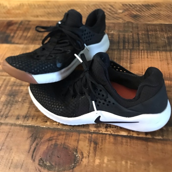 Nike Free running shoes, Size US 7 , Blk/ White - Picture 4 of 4